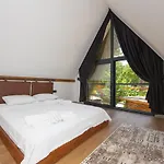 Nomade Caravan Camping