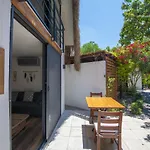 Nomade Caravan Camping *